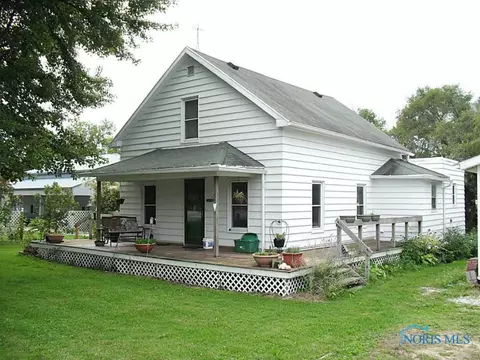 28183 E Broadway St, Walbridge, OH 43465 photo 1