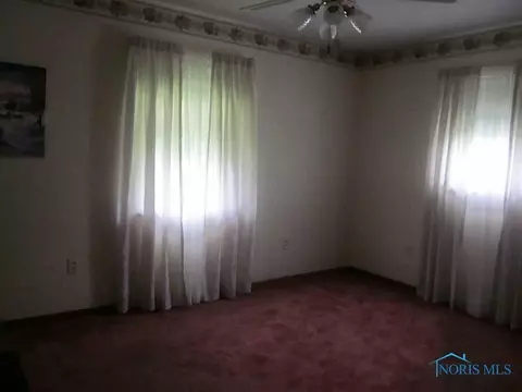 105 Warner, Walbridge, OH 43465 photo 6