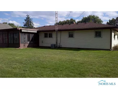 105 Warner, Walbridge, OH 43465 photo 13