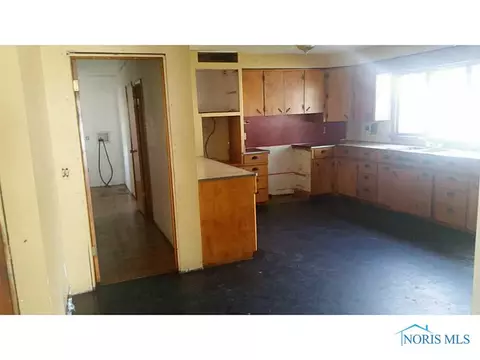 320 Railway Ave, Holgate, OH 43527 photo 4