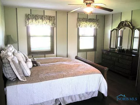 5919 Ayers Rd, Walbridge, OH 43465 photo 6