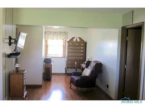 5919 Ayers Rd, Walbridge, OH 43465 photo 7
