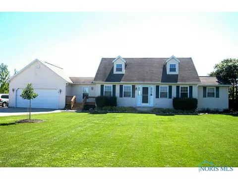 5919 Ayers Rd, Walbridge, OH 43465 photo 1