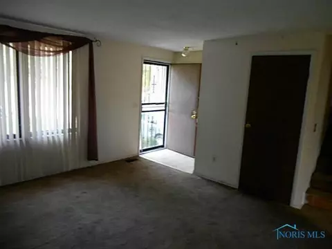 528 Heathshire Dr, Toledo, OH 43607 photo 2