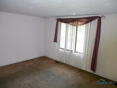 528 Heathshire Dr, Toledo, OH 43607 photo 3