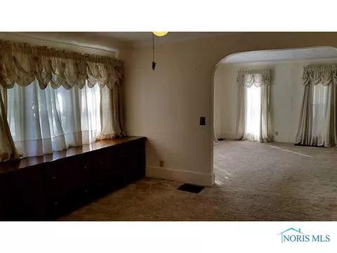 122 N Adrian St, Lyons, OH 43533 photo 9