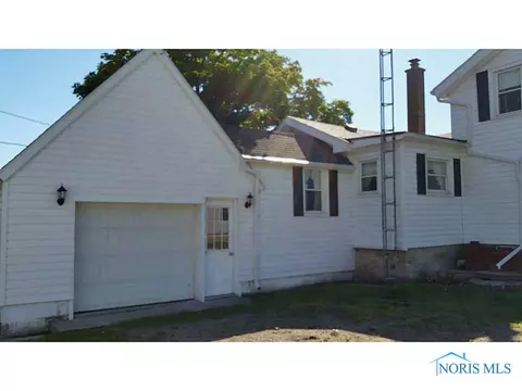 122 N Adrian St, Lyons, OH 43533 photo 3