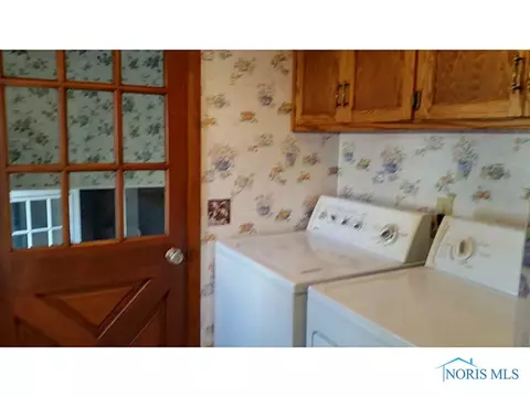 122 N Adrian St, Lyons, OH 43533 photo 7