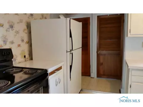 122 N Adrian St, Lyons, OH 43533 photo 6