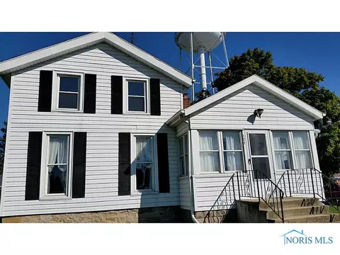 122 N Adrian St, Lyons, OH 43533 photo 1
