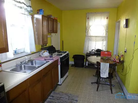 941 Hamilton St, Toledo, OH 43607 photo 4