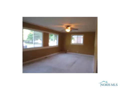 414 Independence Rd, Toledo, OH 43607 photo 3
