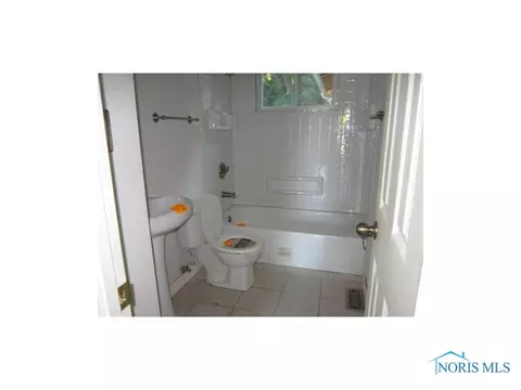 414 Independence Rd, Toledo, OH 43607 photo 5