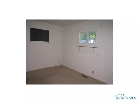 414 Independence Rd, Toledo, OH 43607 photo 7