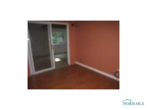 414 Independence Rd, Toledo, OH 43607 photo 8