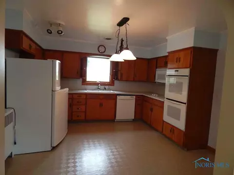 27 Broadview Ave, Luckey, OH 43443 photo 7