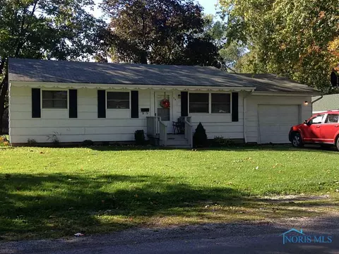 914 S Walnut St, Bryan, OH 43506 photo 1
