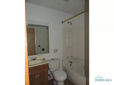 914 S Walnut St, Bryan, OH 43506 photo 8