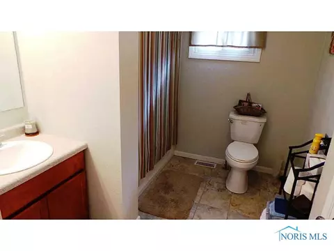 28140 E Broadway, Walbridge, OH 43465 photo 9