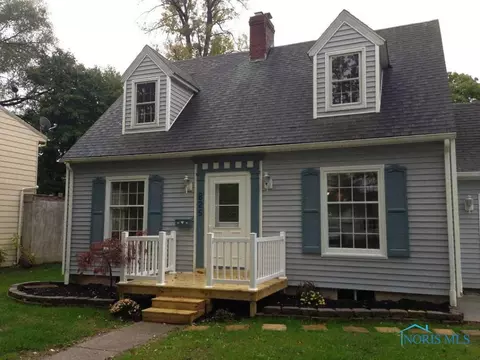 825 Navarre St, Bryan, OH 43506 photo 2