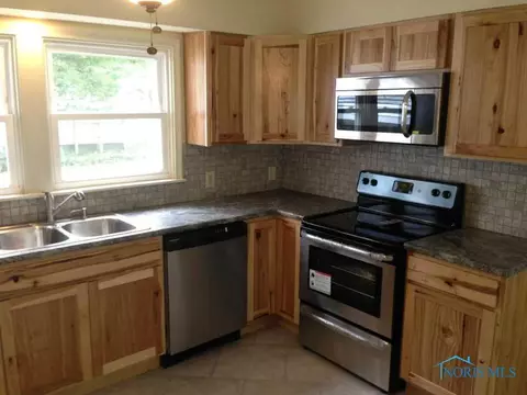 825 Navarre St, Bryan, OH 43506 photo 7