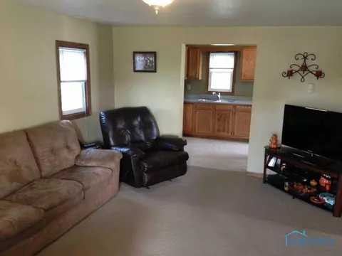 621 E Butler St, Bryan, OH 43506 photo 5