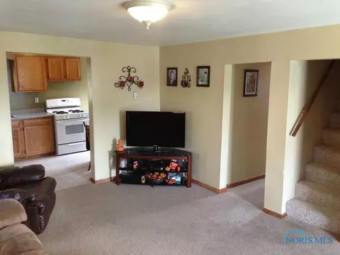 621 E Butler St, Bryan, OH 43506 photo 4