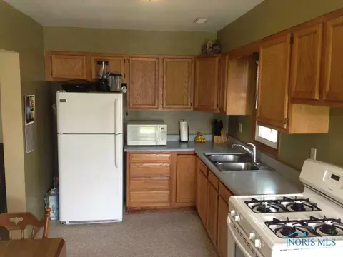 621 E Butler St, Bryan, OH 43506 photo 6