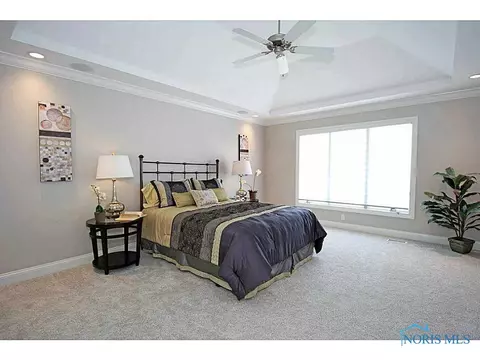 6945 Old Pine Ln, Maumee, OH 43537 photo 3