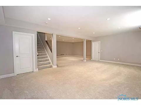 6945 Old Pine Ln, Maumee, OH 43537 photo 10