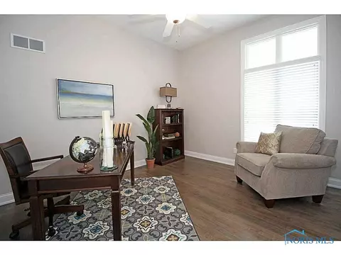 6945 Old Pine Ln, Maumee, OH 43537 photo 9