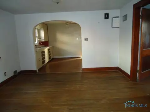 8404 Cedar Point Rd, Oregon, OH 43616 photo 4