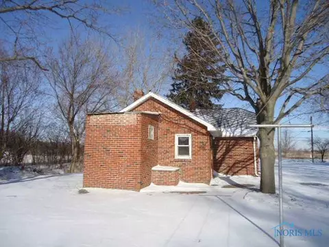 8404 Cedar Point Rd, Oregon, OH 43616 photo 2
