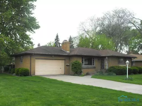 3530 Fleitz Dr, Oregon, OH 43616 photo 1