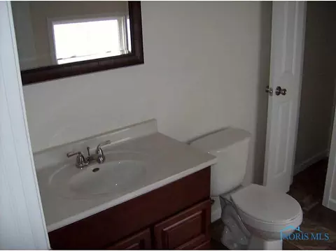 417 W Maple St, Deshler, OH 43516 photo 8