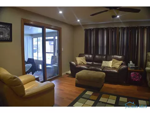 3503 Fleitz Rd, Oregon, OH 43616 photo 9