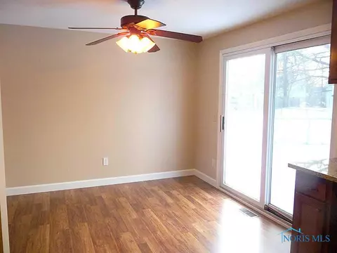 561 Richards Rd, Toledo, OH 43607 photo 3