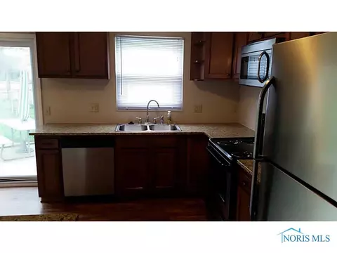 561 Richards Rd, Toledo, OH 43607 photo 5