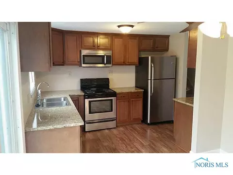 561 Richards Rd, Toledo, OH 43607 photo 4