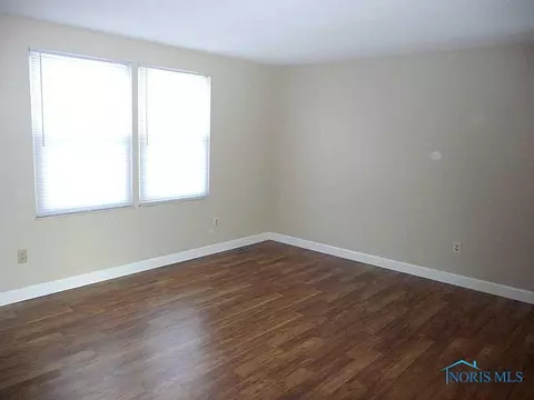 561 Richards Rd, Toledo, OH 43607 photo 8