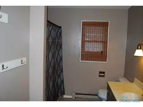 223 Cherry St, Mccomb, OH 45858 photo 8