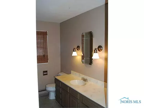 223 Cherry St, Mccomb, OH 45858 photo 7