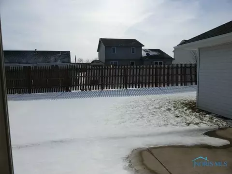 149 Amy Dr, Bryan, OH 43506 photo 2
