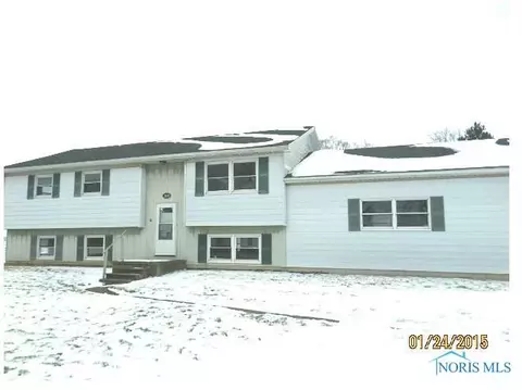 29370 E Broadway St, Walbridge, OH 43465 photo 1