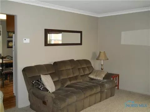 809 Main, Delta, OH 43515 photo 3