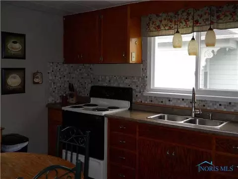 809 Main, Delta, OH 43515 photo 5