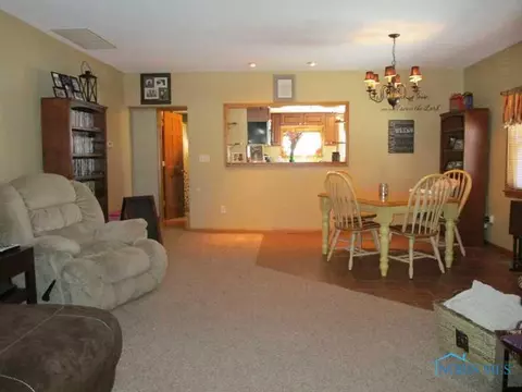 105 E 5th, Genoa, OH 43430 photo 3