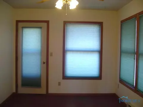 1613 Colonial Ln, Bryan, OH 43506 photo 4