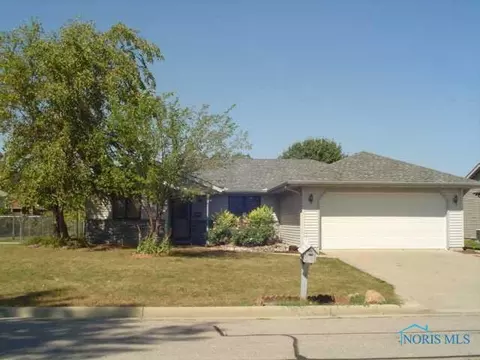 1613 Colonial Ln, Bryan, OH 43506 photo 1