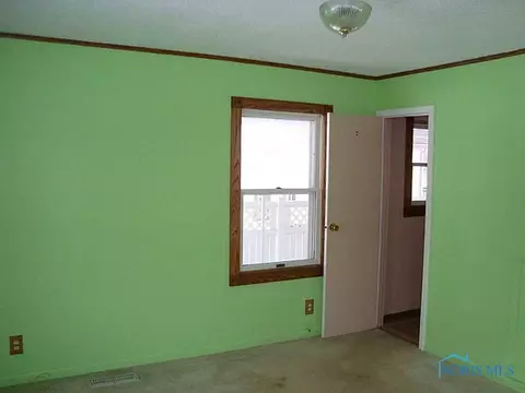 101 Guy St, Walbridge, OH 43465 photo 12